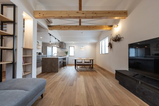 三島市鎌倉古道沿いの家、完成しました。